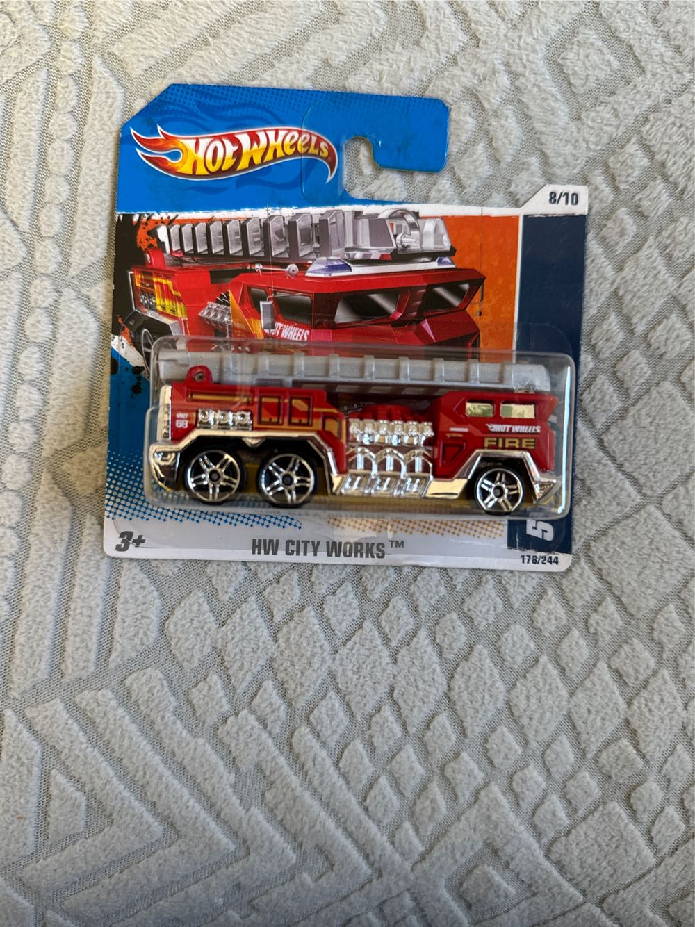 5 Alarm - HW City - 2013 toy car collectible - Main Image 2