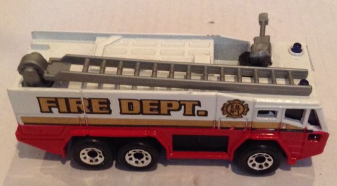 Camion De Bomberos Airport Fire Truck - Machtbox toy car collectible - Main Image 2