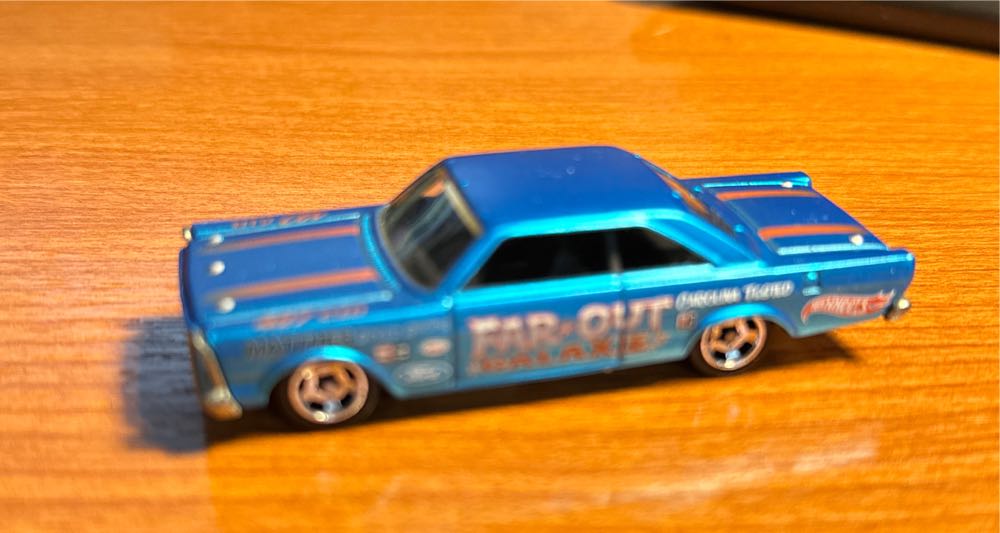 1965 Ford Galaxie 500 - Hotwheels Cool Classics toy car collectible - Main Image 2