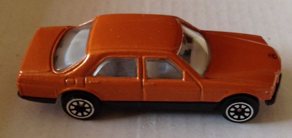Mercedes Benz Naranja - Welly toy car collectible - Main Image 2