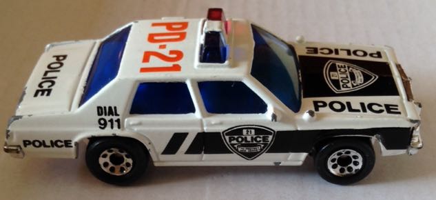 Patrulla Ford LTD - Machtbox toy car collectible - Main Image 2