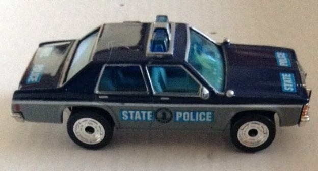 Patrulla Ford LTD Azul - Machtbox toy car collectible - Main Image 2