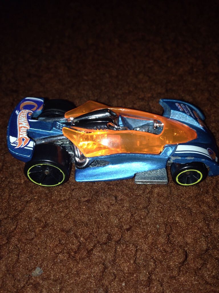 Open Road-ster - Track Stunts 5-Pack toy car collectible - Main Image 1