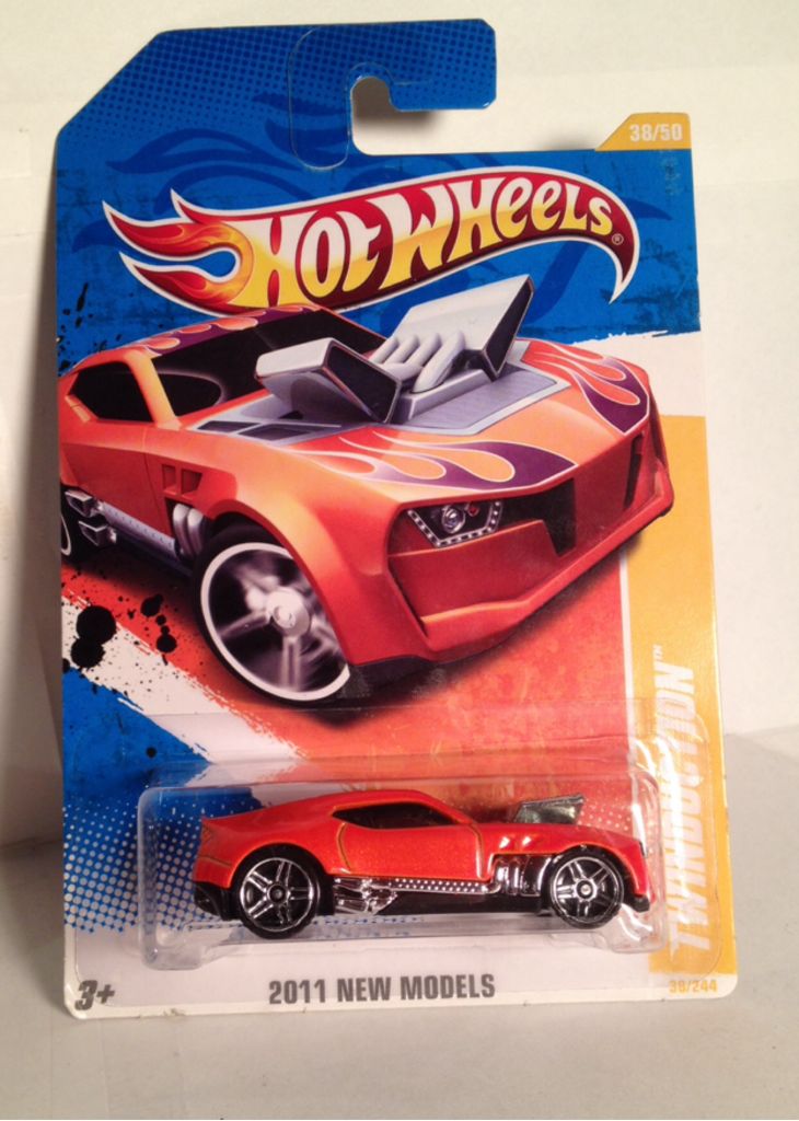 2001 New Models - New Models toy car collectible - Main Image 1