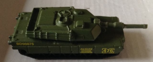 Abrams Main Battle Tank - Matchbox 1-75 toy car collectible - Main Image 2