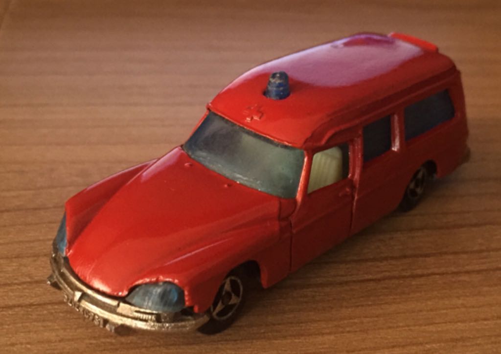 Citroen DS Ambulance - Majorette toy car collectible - Main Image 1