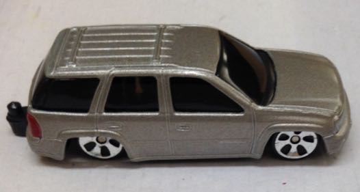 Chevrolet Trail Blazer 2002 - Maisto toy car collectible - Main Image 2