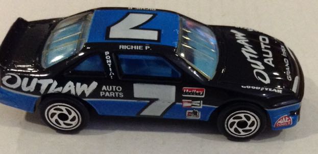 Pontiac Grand Prix Negro - Machtbox toy car collectible - Main Image 2