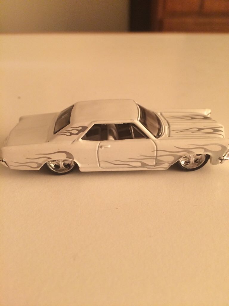 1965 Buick Riviera - Maisto toy car collectible - Main Image 2