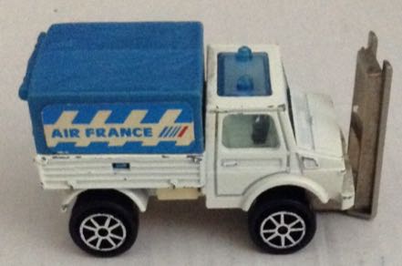 Camion Unimog Air France - Majorette toy car collectible - Main Image 2