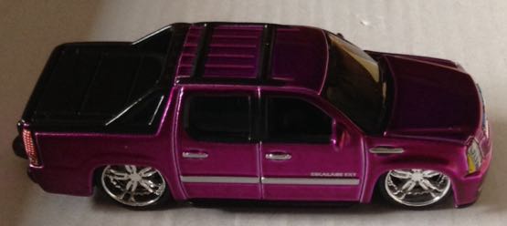 Camioneta Cadillac Escalade EXT 2007 - Maisto toy car collectible - Main Image 2