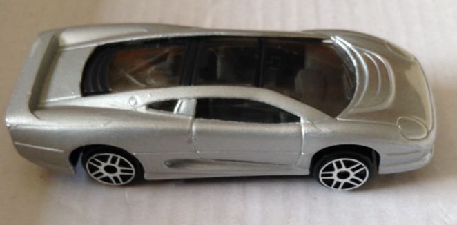 Jaguar XJ 220 Gris - Maisto toy car collectible - Main Image 2