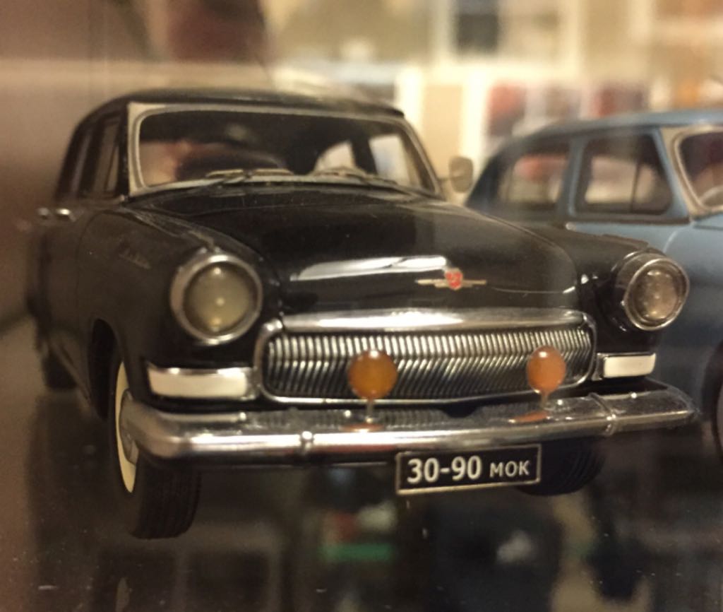 Patrulla Dodge Coronet Custom Negra