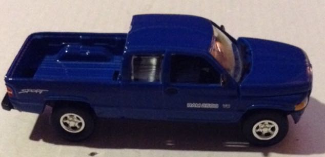 Camioneta Pick Up Dodge Ram 1996 Azul Marino - Johnny Lightning toy car collectible - Main Image 2