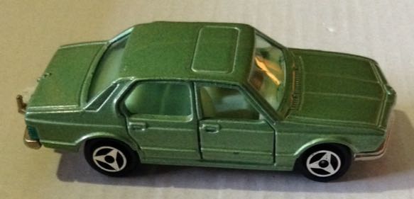 BMW 733 - Majorette toy car collectible - Main Image 2