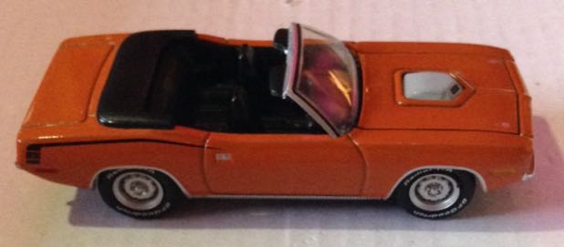 Plymouth Cuda Convertible  Naranja - Greenlight toy car collectible - Main Image 2