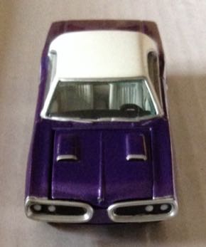 Dogde Super Bee Morado - Johnny Lightning toy car collectible - Main Image 1