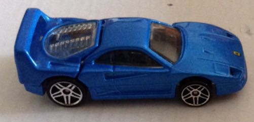 Ferrari F40 Azul - Hot Wheels toy car collectible - Main Image 2