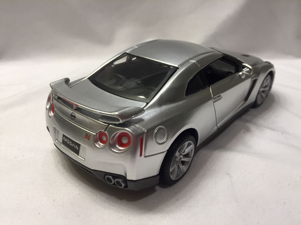 Nissan  toy car collectible - Main Image 2