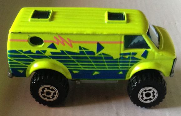 4x4 Chevy Van Verde Fosforecente - Machtbox toy car collectible - Main Image 2