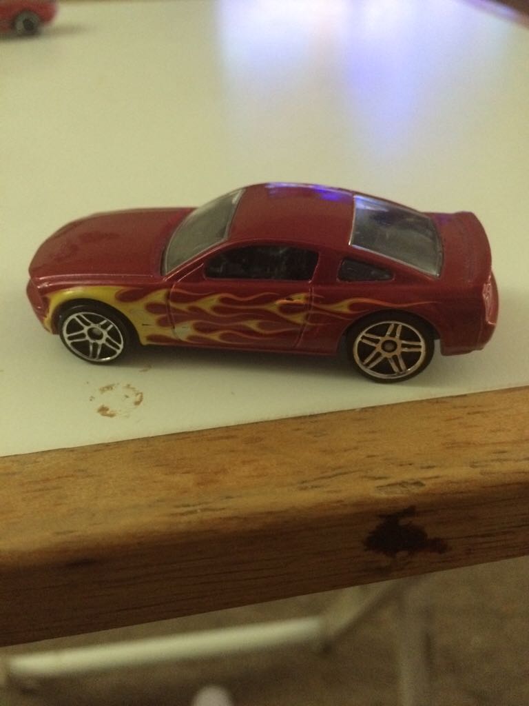 2005 Ford Mustang Gt   toy car collectible - Main Image 2