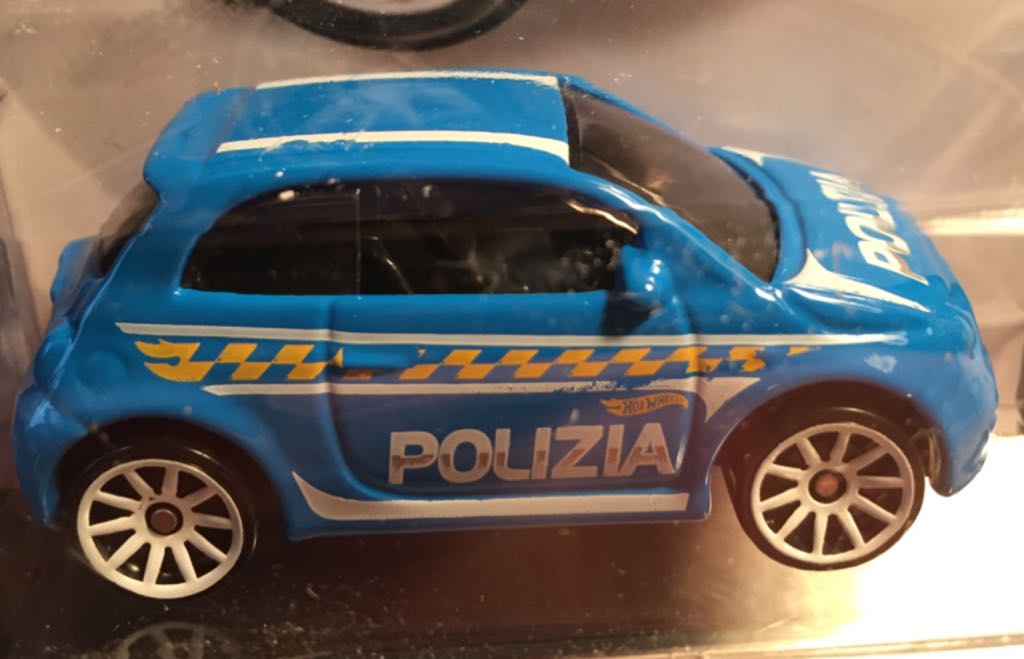 Fiat 500 - HW City toy car collectible - Main Image 2