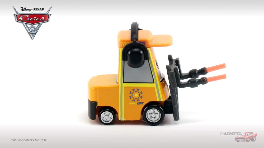 Nat McLugnut - (2015 - Cars 2015) AIRPORT ADVENTURE (6) toy car collectible - Main Image 3