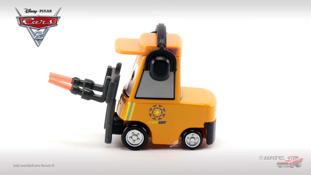 Nat McLugnut - (2015 - Cars 2015) AIRPORT ADVENTURE (6) toy car collectible - Main Image 4
