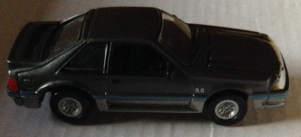 1980 Mustang 5.0 Gris - Johnny Lightning toy car collectible - Main Image 2