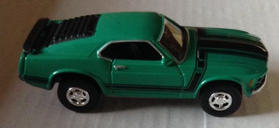 1970 Mustang Boss 302 Verde - Johnny Lightning toy car collectible - Main Image 2
