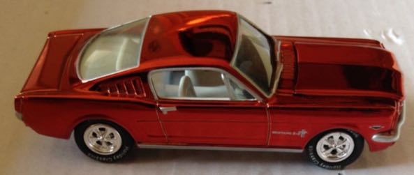 1965 Ford Mustang 2-2 Rojo Metalico - Johnny Lightning toy car collectible - Main Image 2