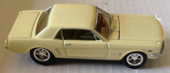 Ford Mustang 1965 Crema - Johnny Lightning toy car collectible - Main Image 2