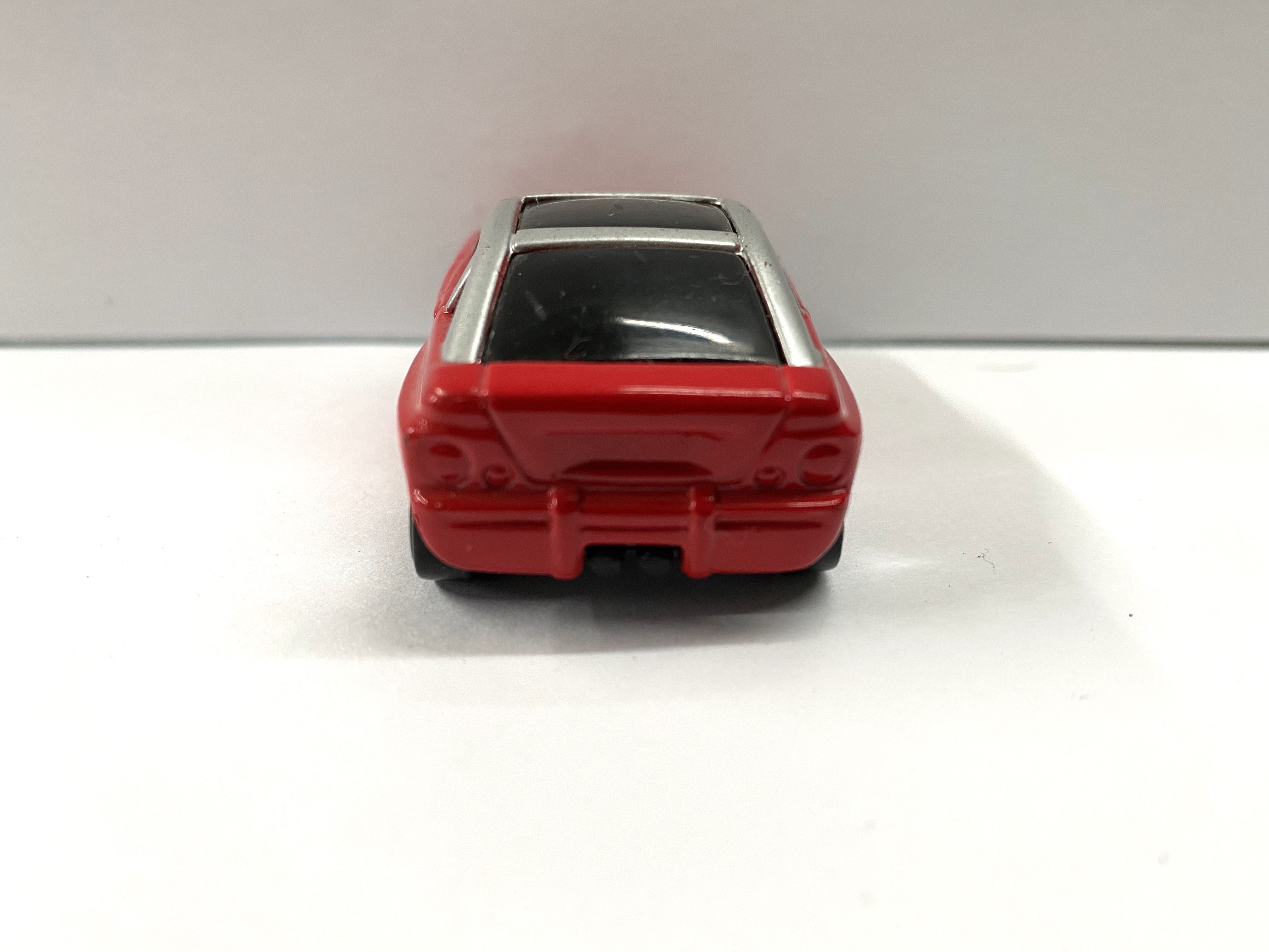 Jeep Jeepster - Maisto toy car collectible - Main Image 3