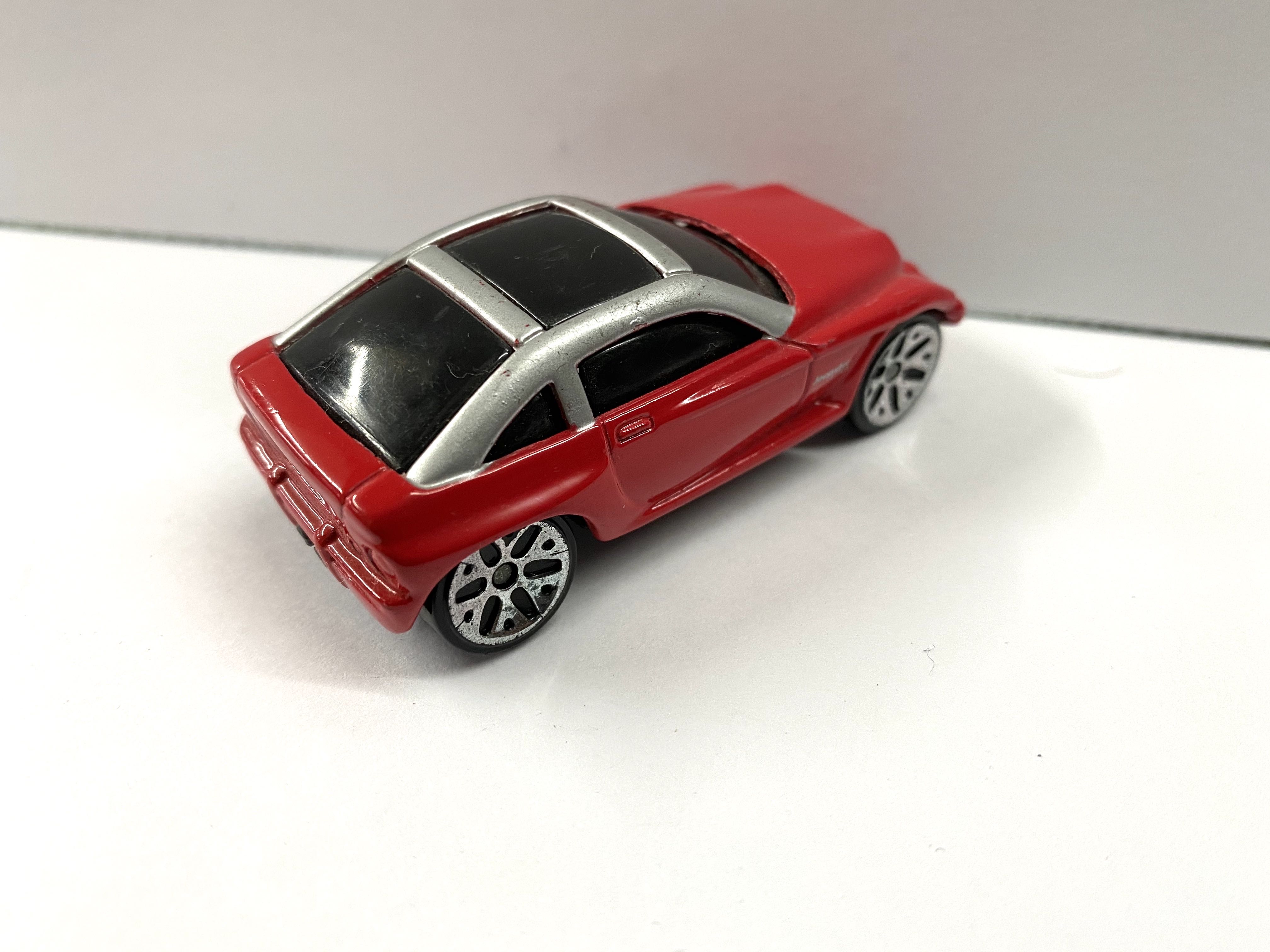 Jeep Jeepster - Maisto toy car collectible - Main Image 4