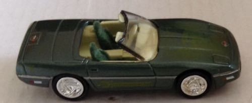 Corvette 1996 Verde Convertible - Johnny Lightning toy car collectible - Main Image 2