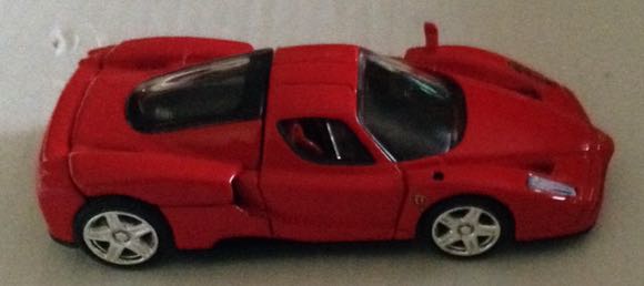 Enso Ferrari Rojo - Hot Wheels toy car collectible - Main Image 2