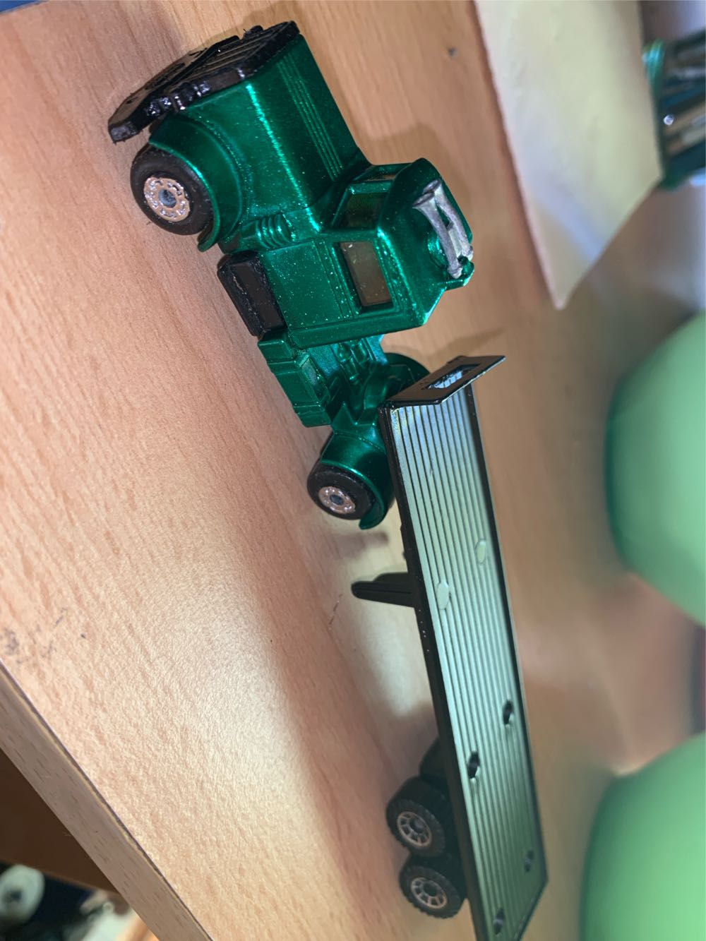 Long Haul Verde Plataforma - Machtbox toy car collectible - Main Image 4