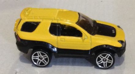 Isuzu Vehicross Amarillo - Hot Wheels toy car collectible - Main Image 2