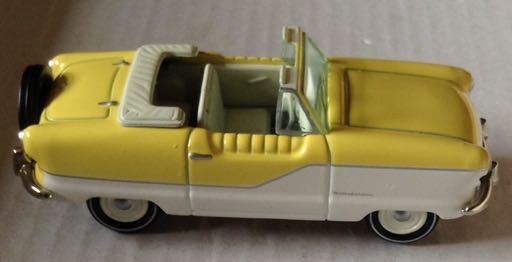 Metropolitan AMC 1961 Convertible Amarillo - Johnny Lightning toy car collectible - Main Image 2