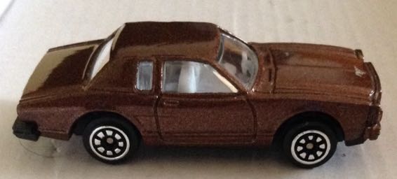 Ford Mustang II Ghia Cafe - Welly toy car collectible - Main Image 2