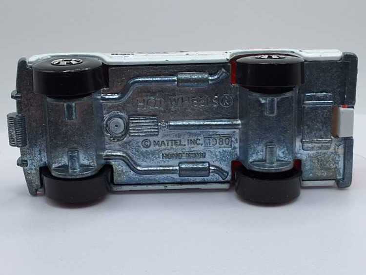 Ford Bronco 4-Wheeler - Trailbusters toy car collectible - Main Image 3