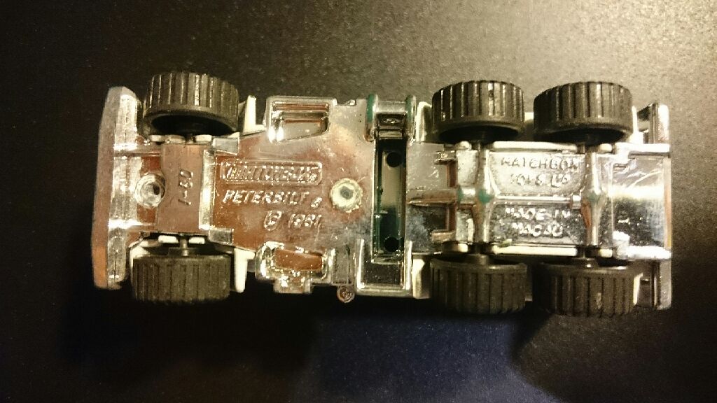 Peterbilt Tanker - Matchbox 75 SF toy car collectible - Main Image 2