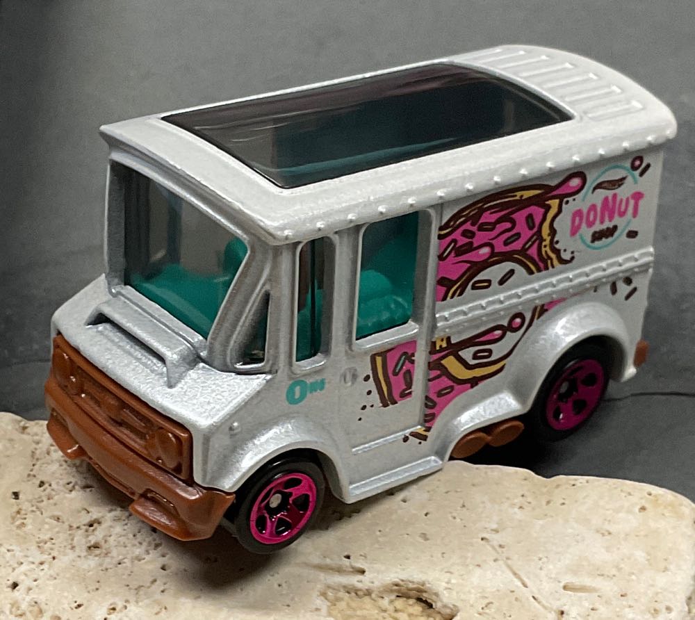 *”Bread Box”, White, ’Donut Shop’ - Hot Wheels - City toy car collectible - Main Image 2
