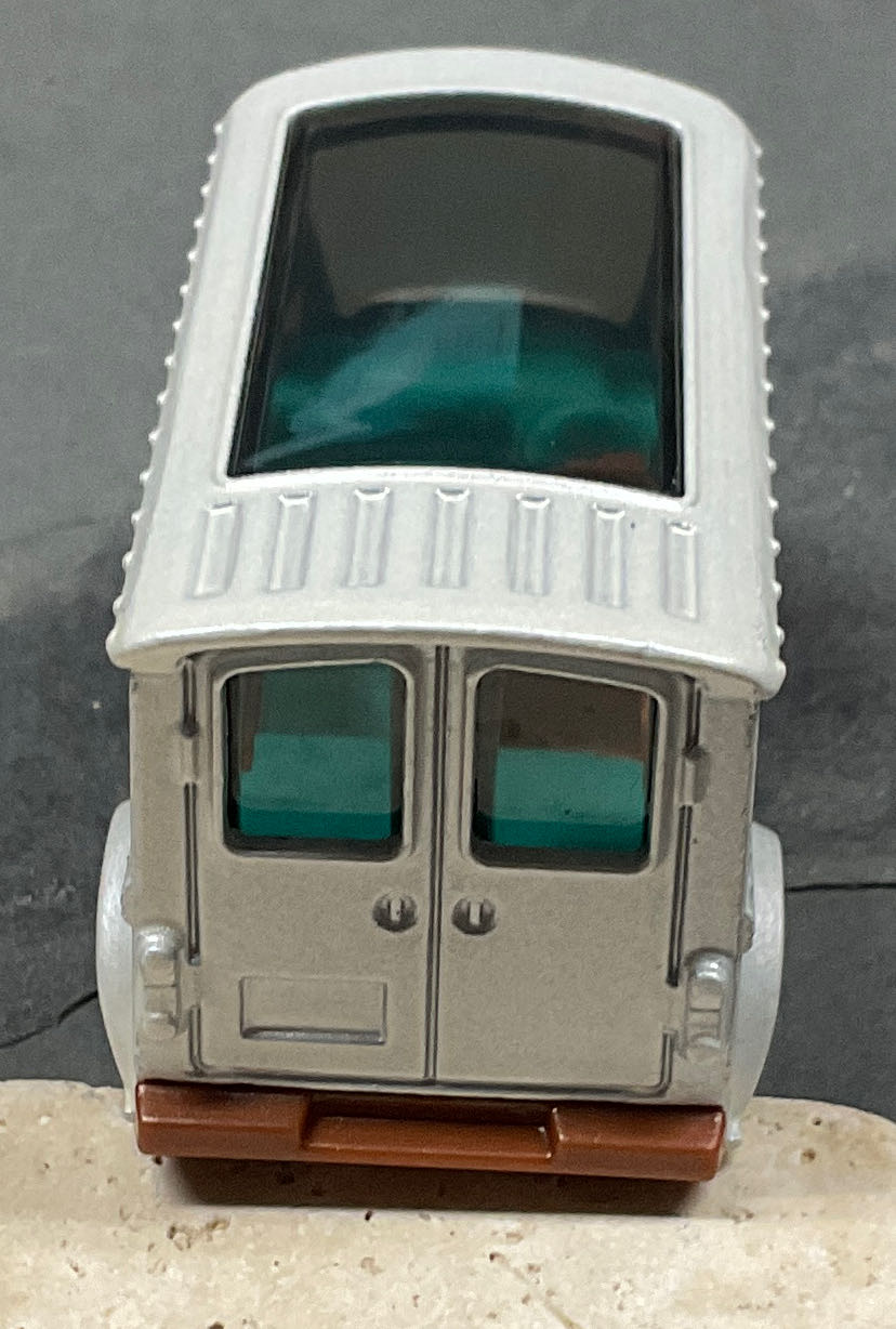 *”Bread Box”, White, ’Donut Shop’ - Hot Wheels - City toy car collectible - Main Image 3