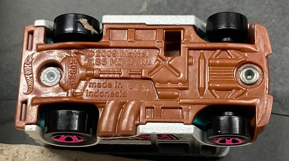 *”Bread Box”, White, ’Donut Shop’ - Hot Wheels - City toy car collectible - Main Image 4