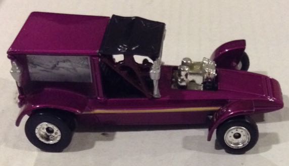 Carrosa De Carreras Rosa Motor Expuesto - Johnny Lightning toy car collectible - Main Image 2