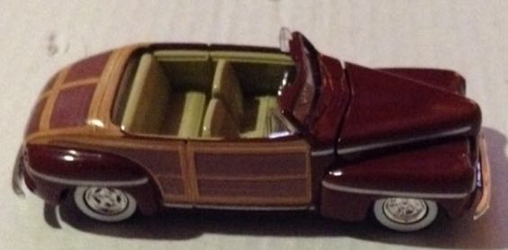 Ford 1946 Convertible Con Madera - Mattel toy car collectible - Main Image 2