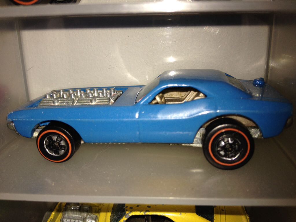 Show Off  toy car collectible - Main Image 1