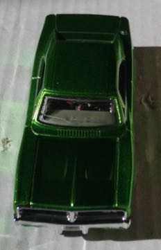 Dodge Charger RT 1969 Verde - Maisto toy car collectible - Main Image 1