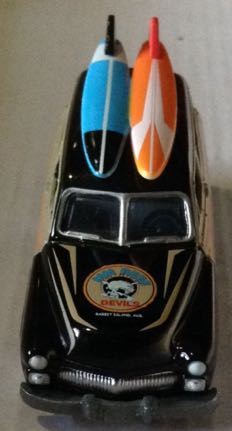 Camioneta Ford Mercury Sorfistas Negra - Johnny Lightning toy car collectible - Main Image 1